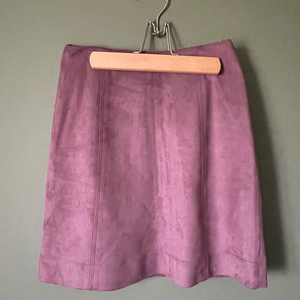 💜 Babaton Mauve Faux Suede Skirt